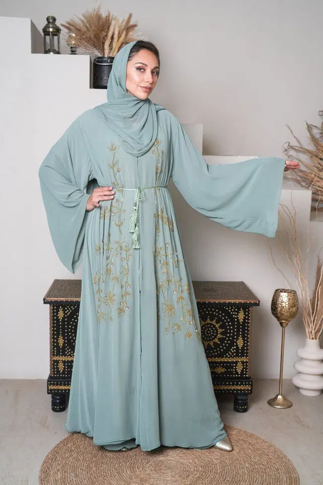 trendy abaya