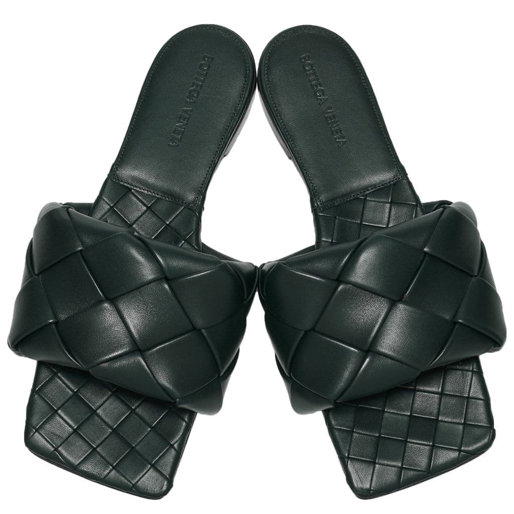Bottega Veneta
Black Leather Sandals
