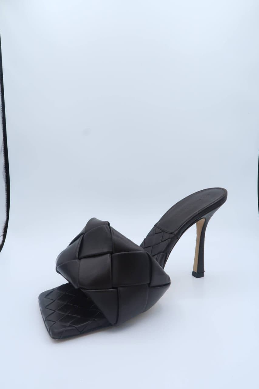 Bottega Veneta
Black Leather Sandals thumbnail 4