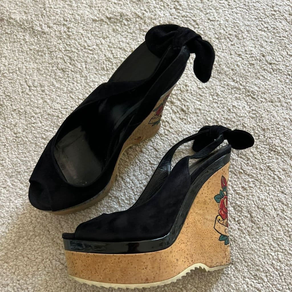 Gucci Tattoo Heart Wedge Sandals Suede Cork Platform Heels thumbnail 1