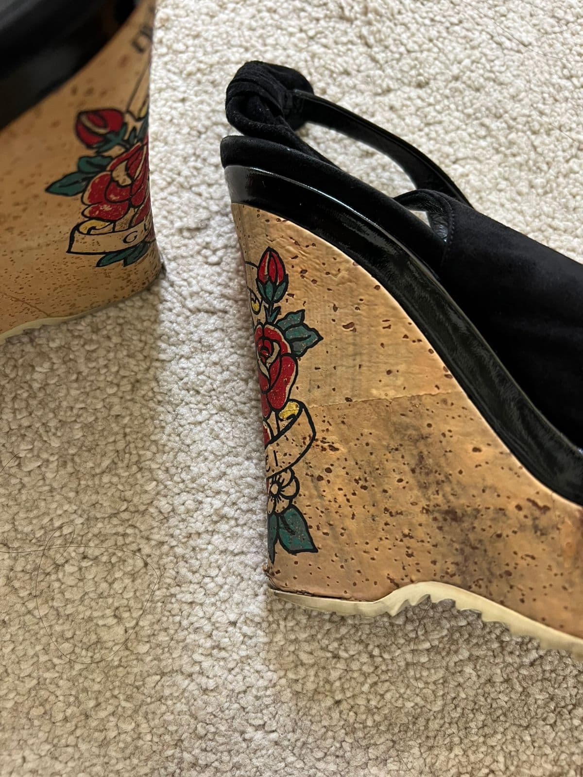 Gucci Tattoo Heart Wedge Sandals Suede Cork Platform Heels thumbnail 4