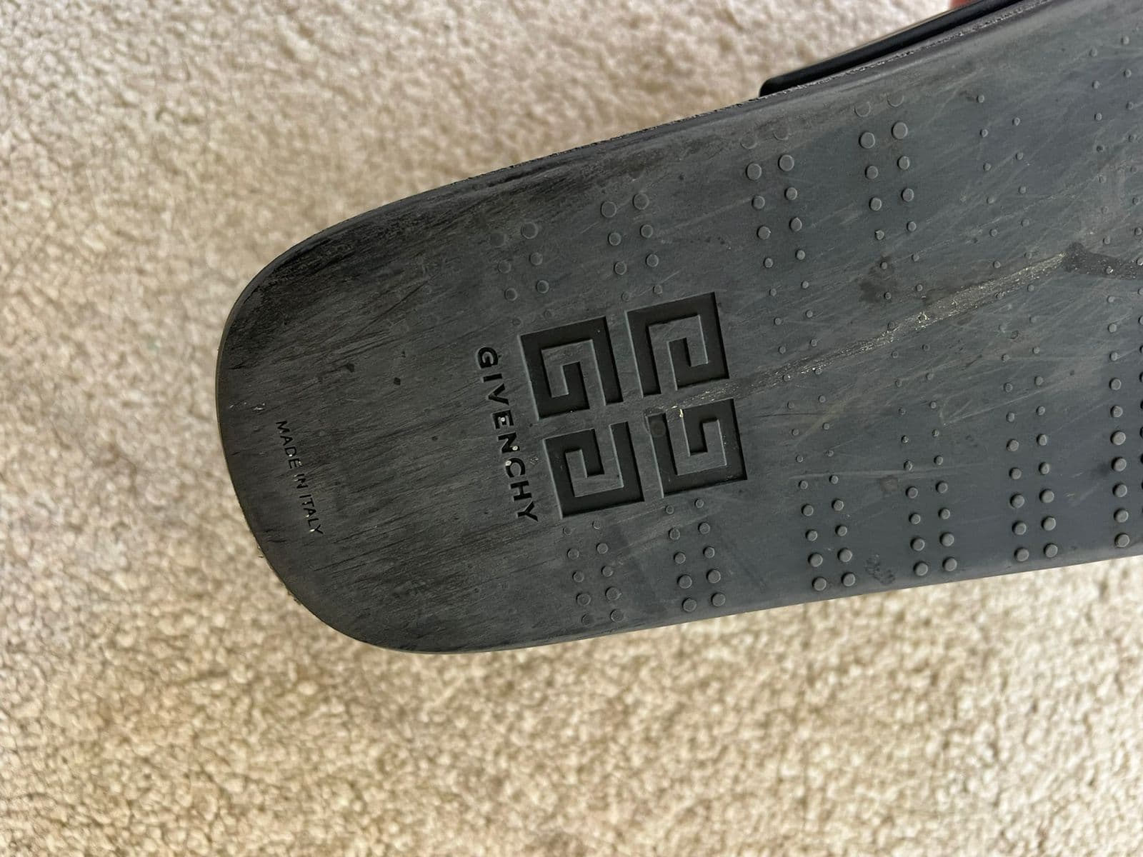 Givenchy Logo Slides thumbnail 2