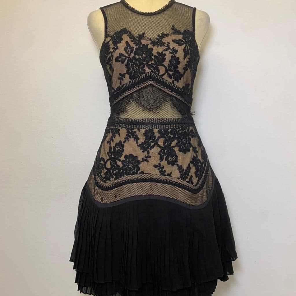 Three Floor
Pleated Lace Dress thumbnail 1