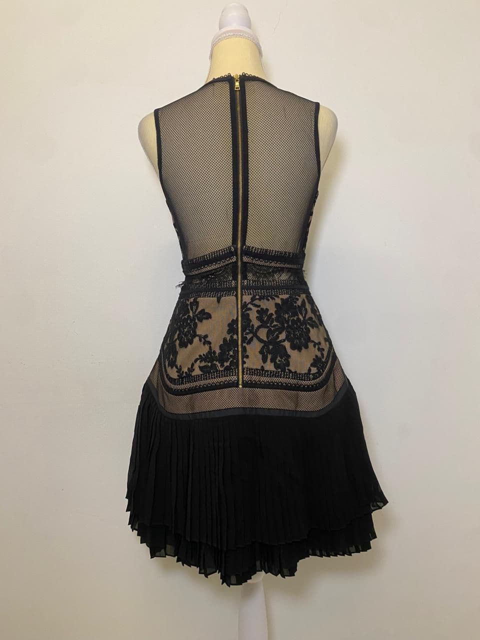 Three Floor
Pleated Lace Dress thumbnail 3