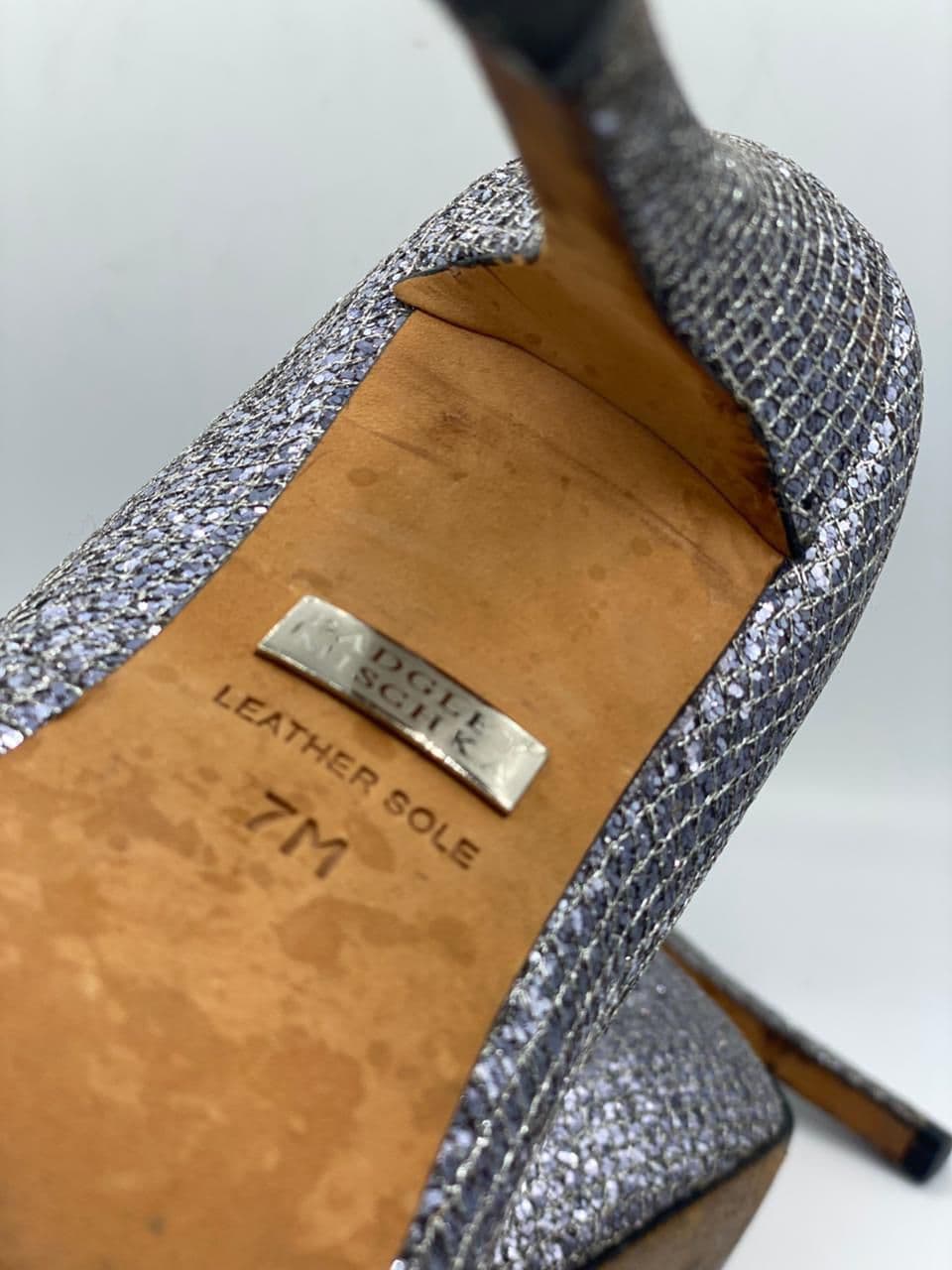 Badgley Mischka
Glitter Pumps thumbnail 4