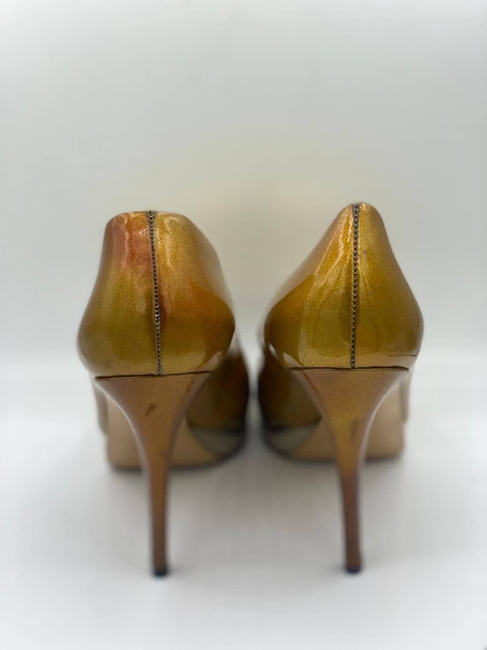 GUCCI Gold patent heels thumbnail 2