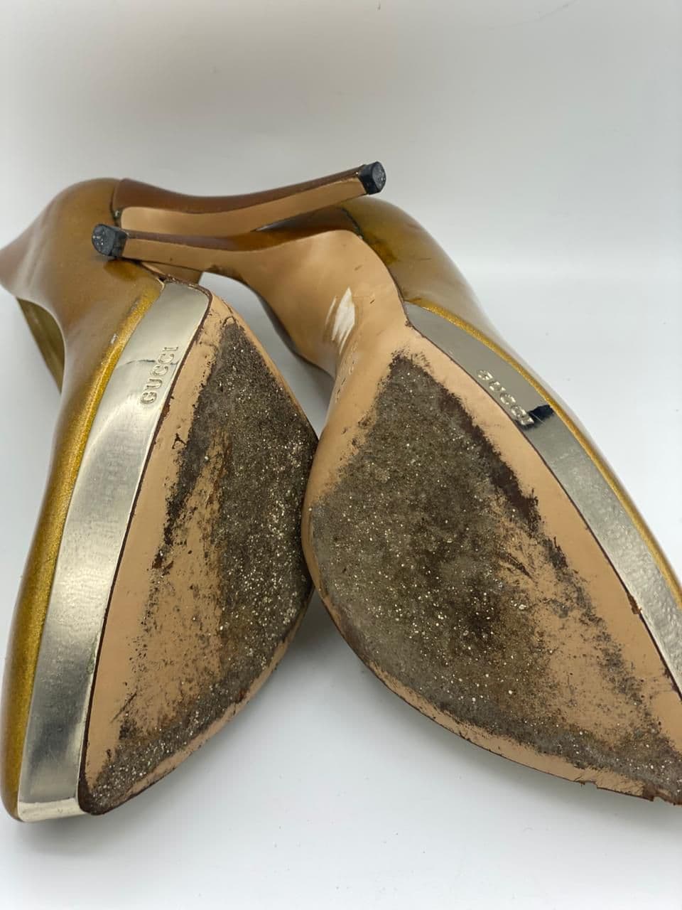GUCCI Gold patent heels thumbnail 4