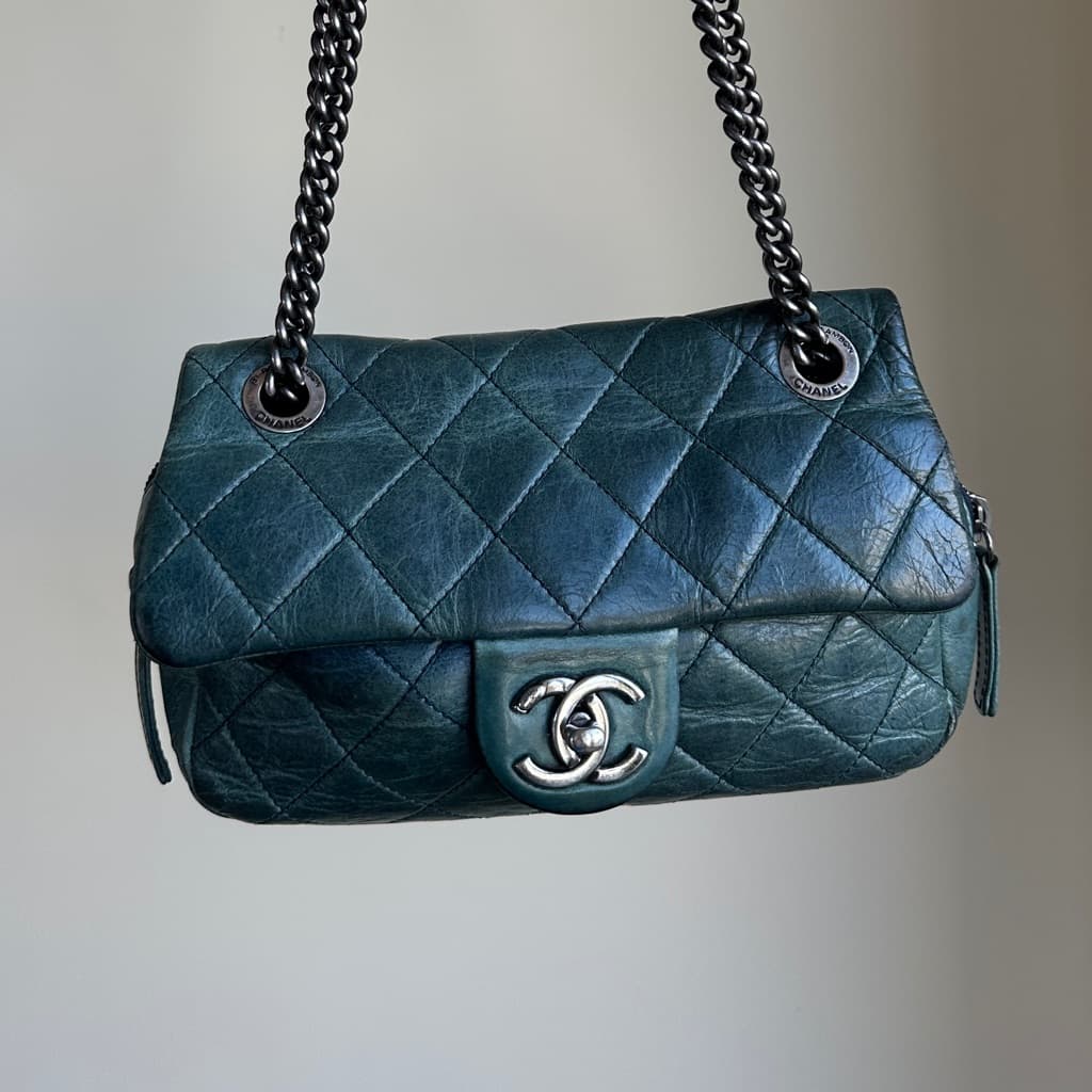 Chanel vintage classic bag