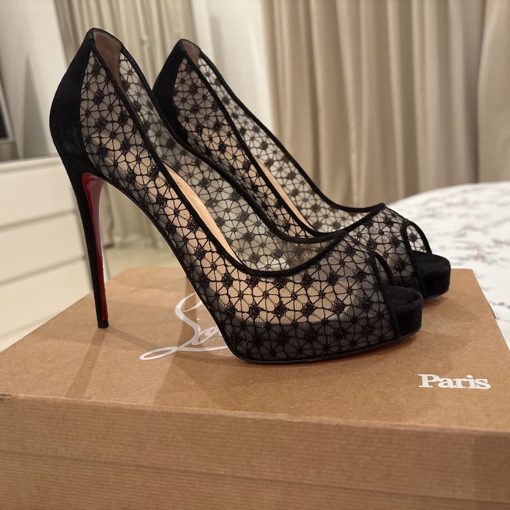 Louboutin shoes thumbnail 1