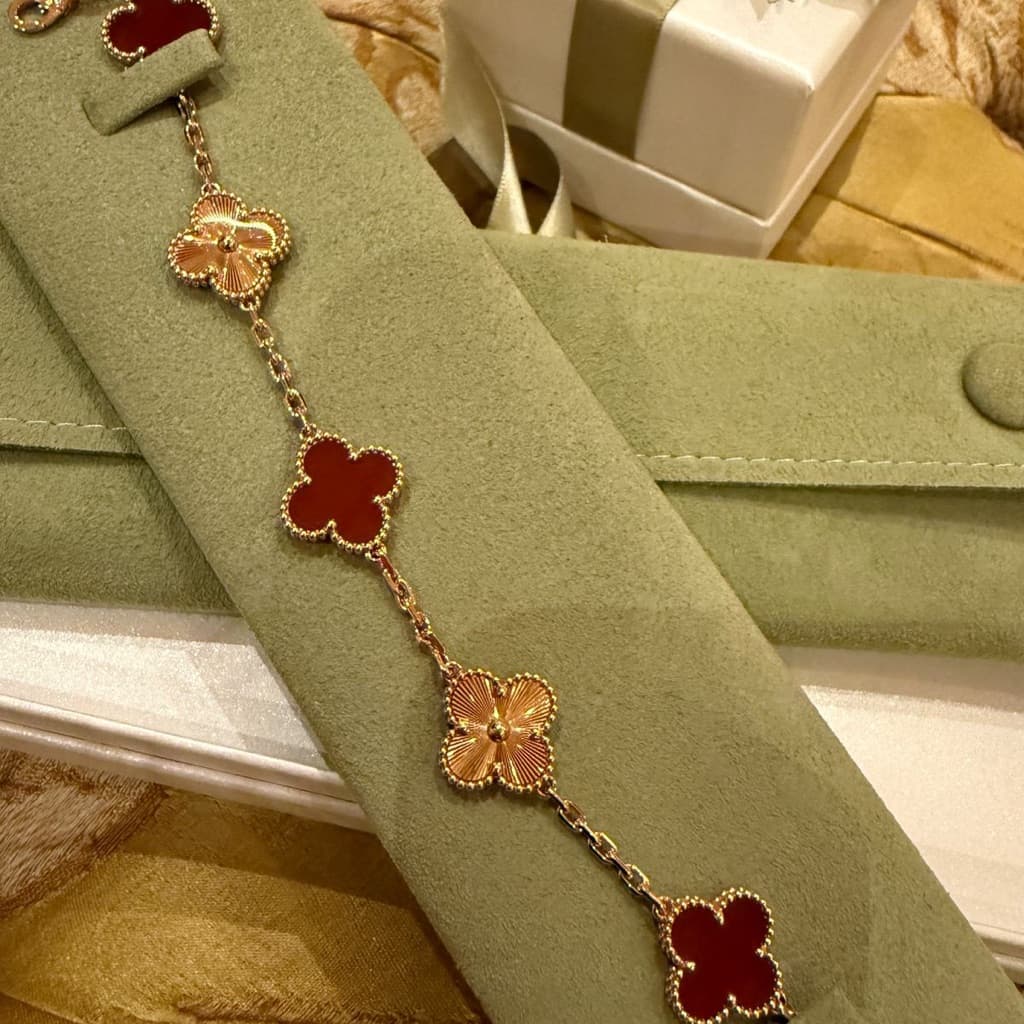 VCA car Nelson and guiochi rose gold 5 motif bracelet