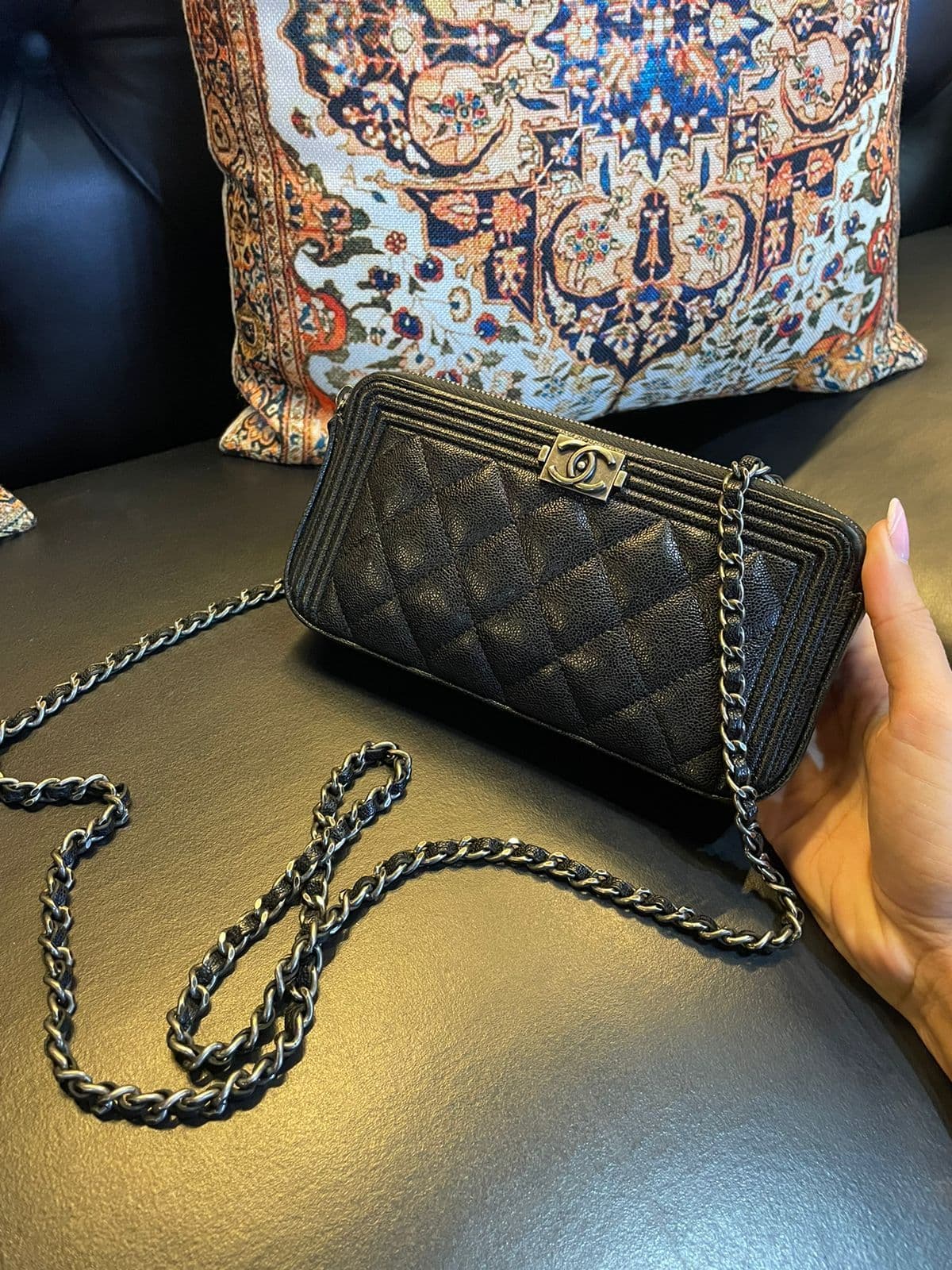 Chanel Quilted Small Boy Clutch With Chain in Black Grained calf Leather thumbnail 2