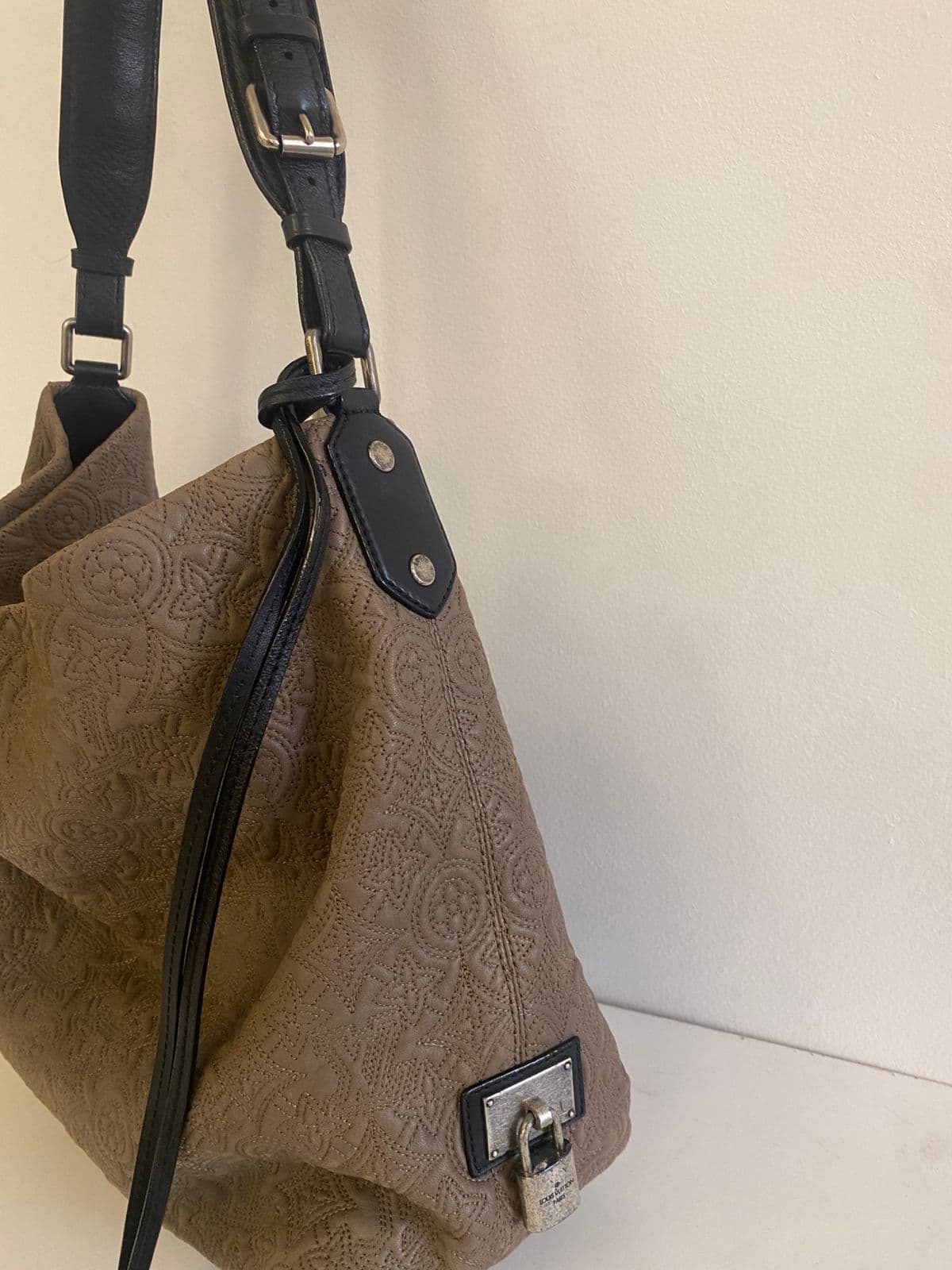 Louis Vuitton Antheia Hobo PM bag thumbnail 5