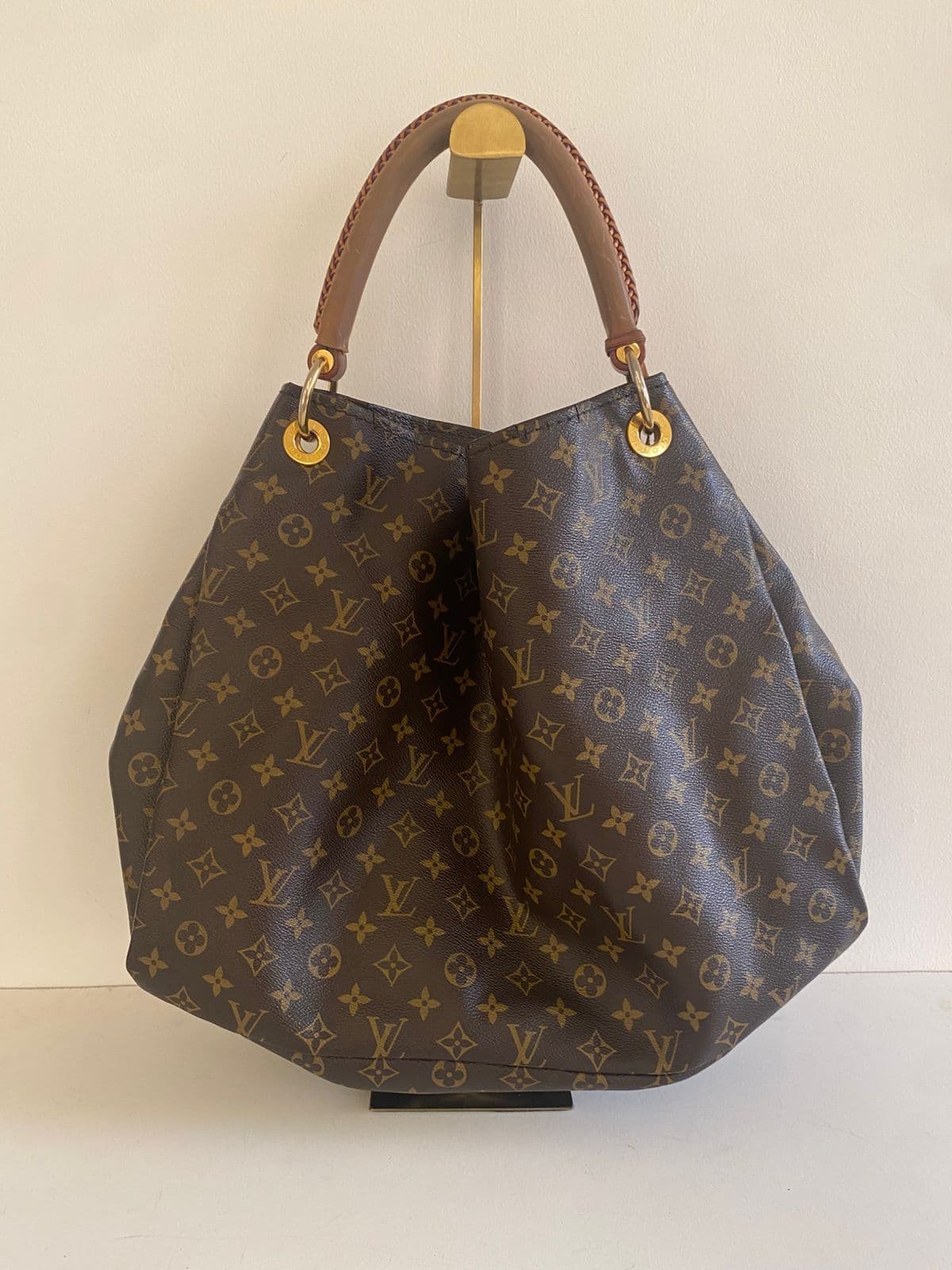 Louis Vuitton artsy MM Hobo Bag thumbnail 3