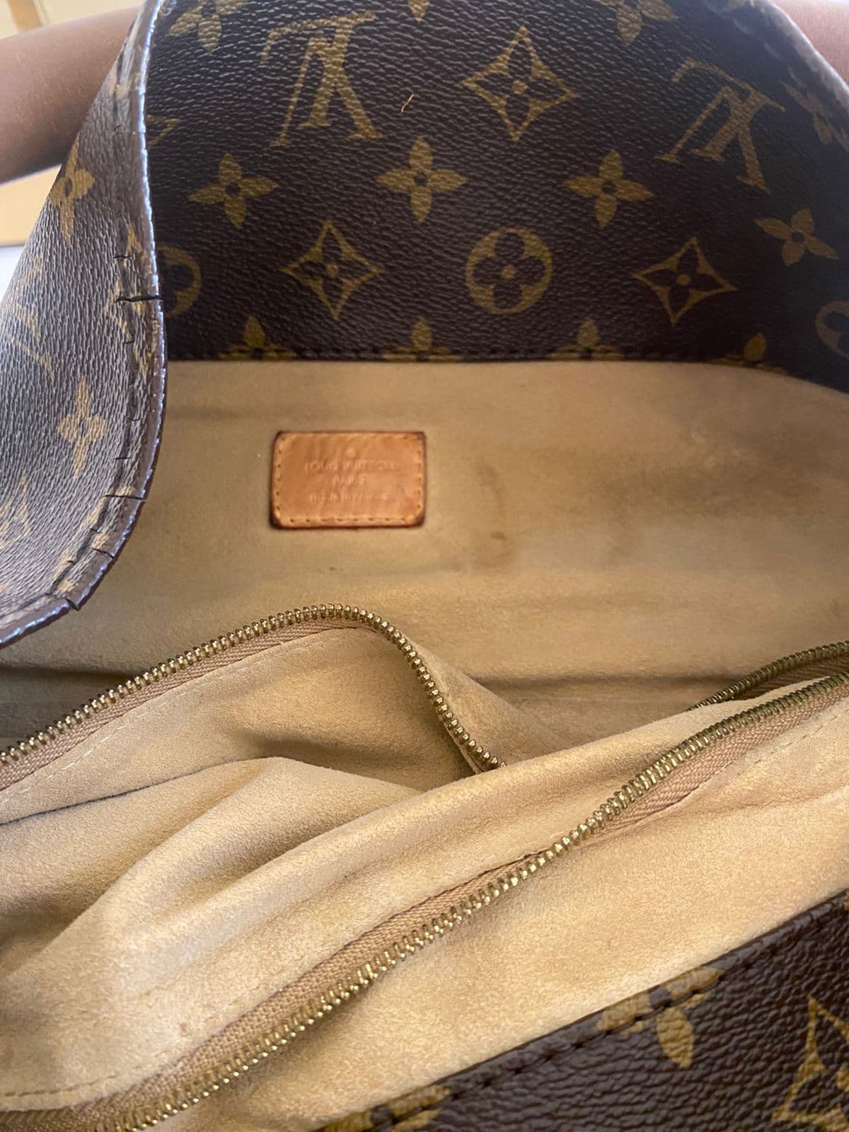Louis Vuitton artsy MM Hobo Bag thumbnail 5