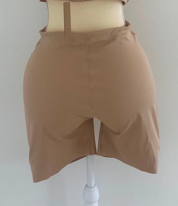SKIMS Brown Shorts Hip & Butt Enhancing thumbnail 2