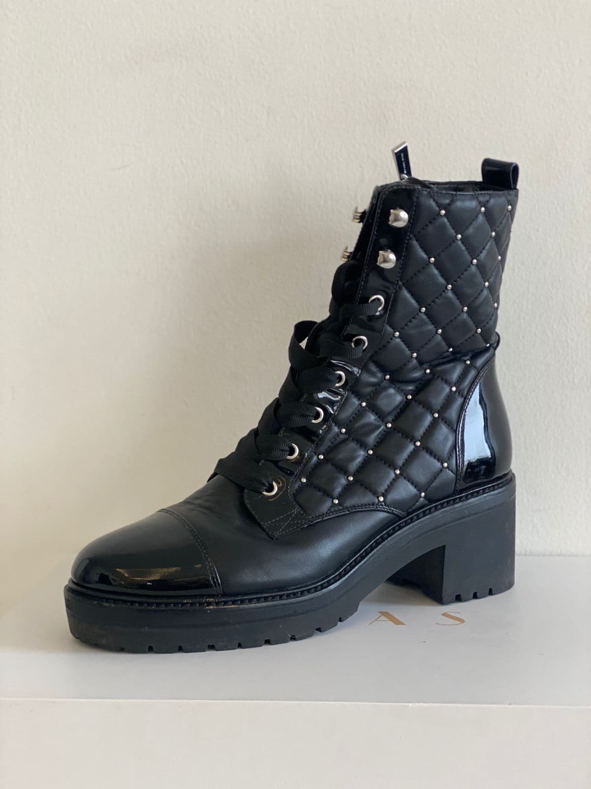 Michael Kors Boots thumbnail 4