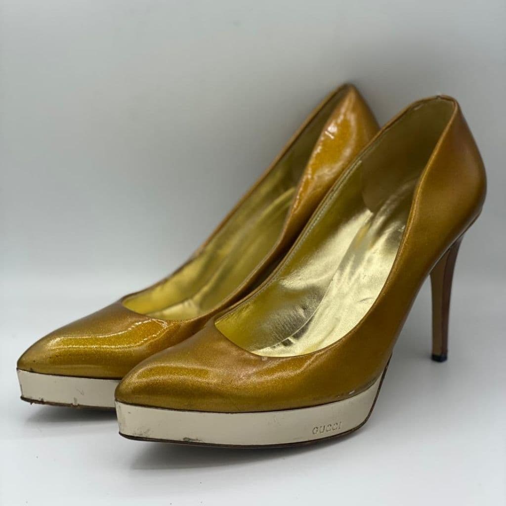GUCCI Gold patent heels